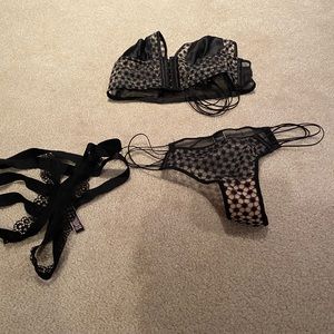 Scandalous Victoria secret set never worn